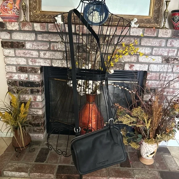 NWT LIEBESKIND BERLIN Mareike Black Crossbody Bag - Picture 2 of 10